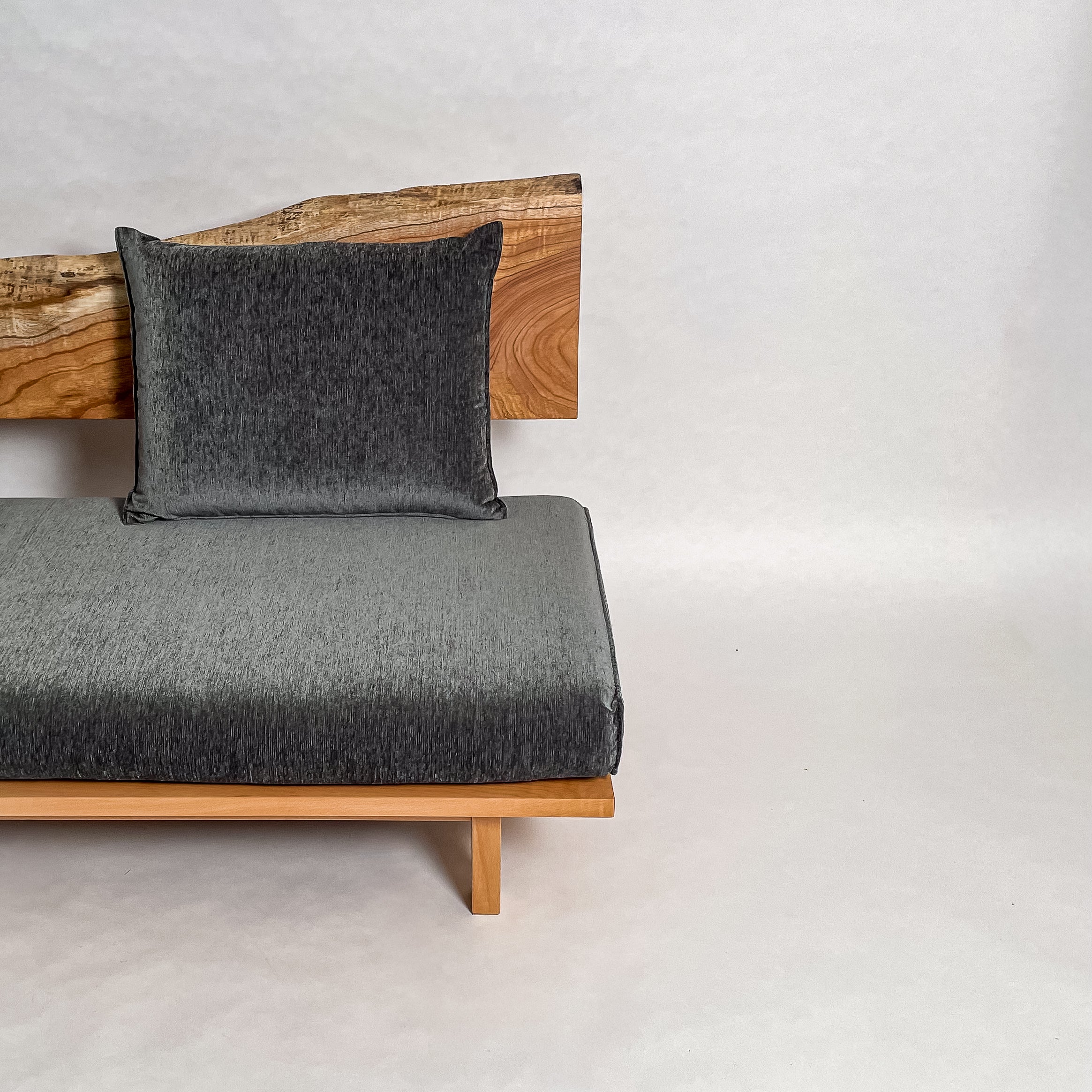 センダン 無垢材 一枚板ソファ 3人掛け 横右半分 クッションあり