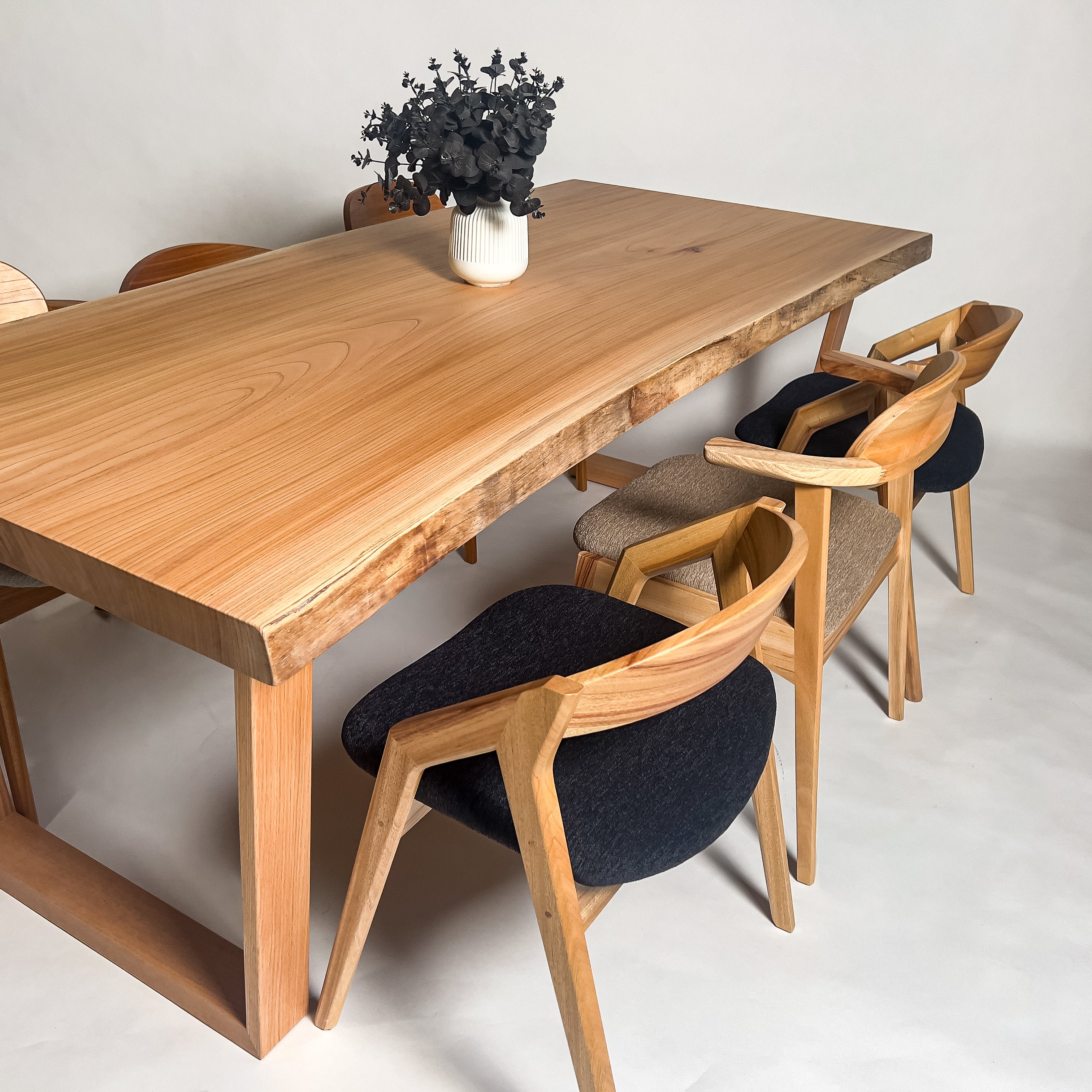 欅（けやき）一枚板テーブル｜【公式】KIDO MEIMOKU（鬼童銘木