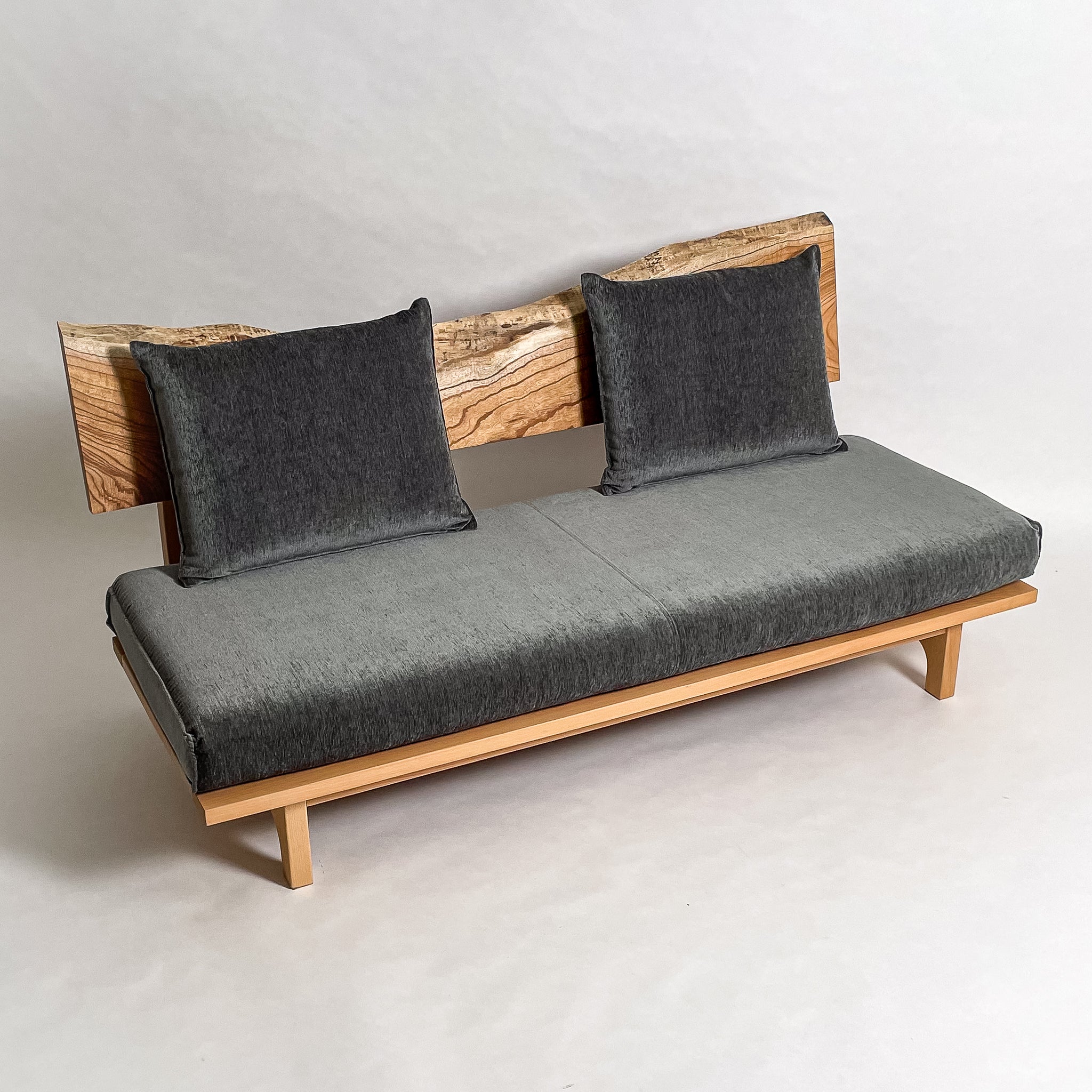 センダン 無垢材 一枚板ソファ 3人掛け 斜め クッション背