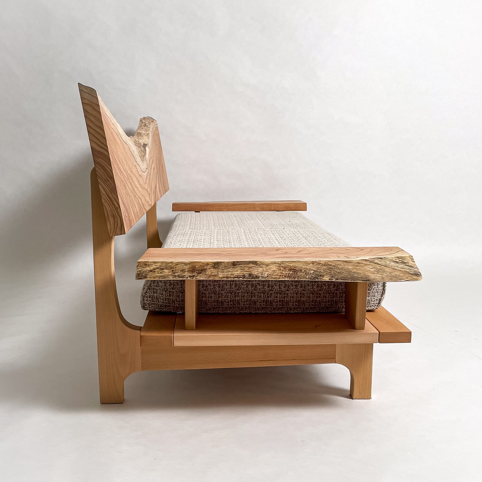 センダン 無垢材 一枚板ソファ 2人掛け 真横 クッションなし