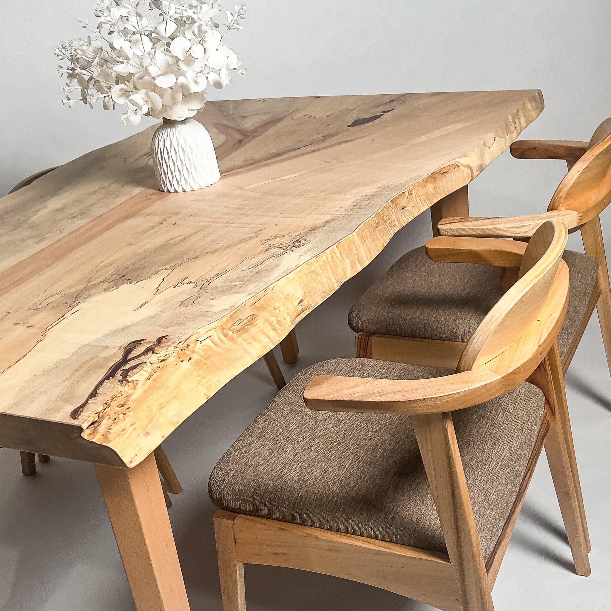 No.2195　栃（とち）/一枚板ダイニングテーブル