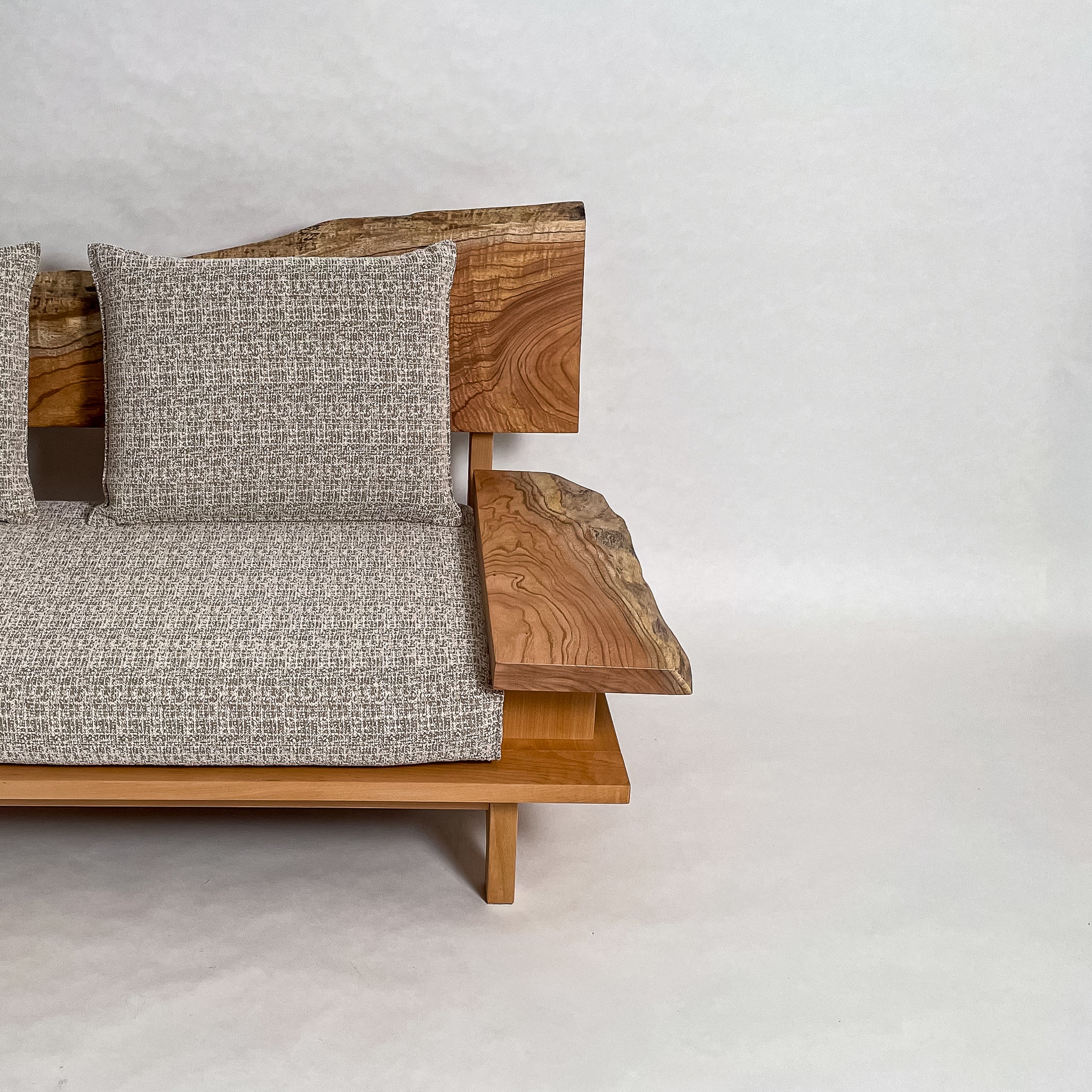 センダン 無垢材 一枚板ソファ 2人掛け 横右半分 クッションあり