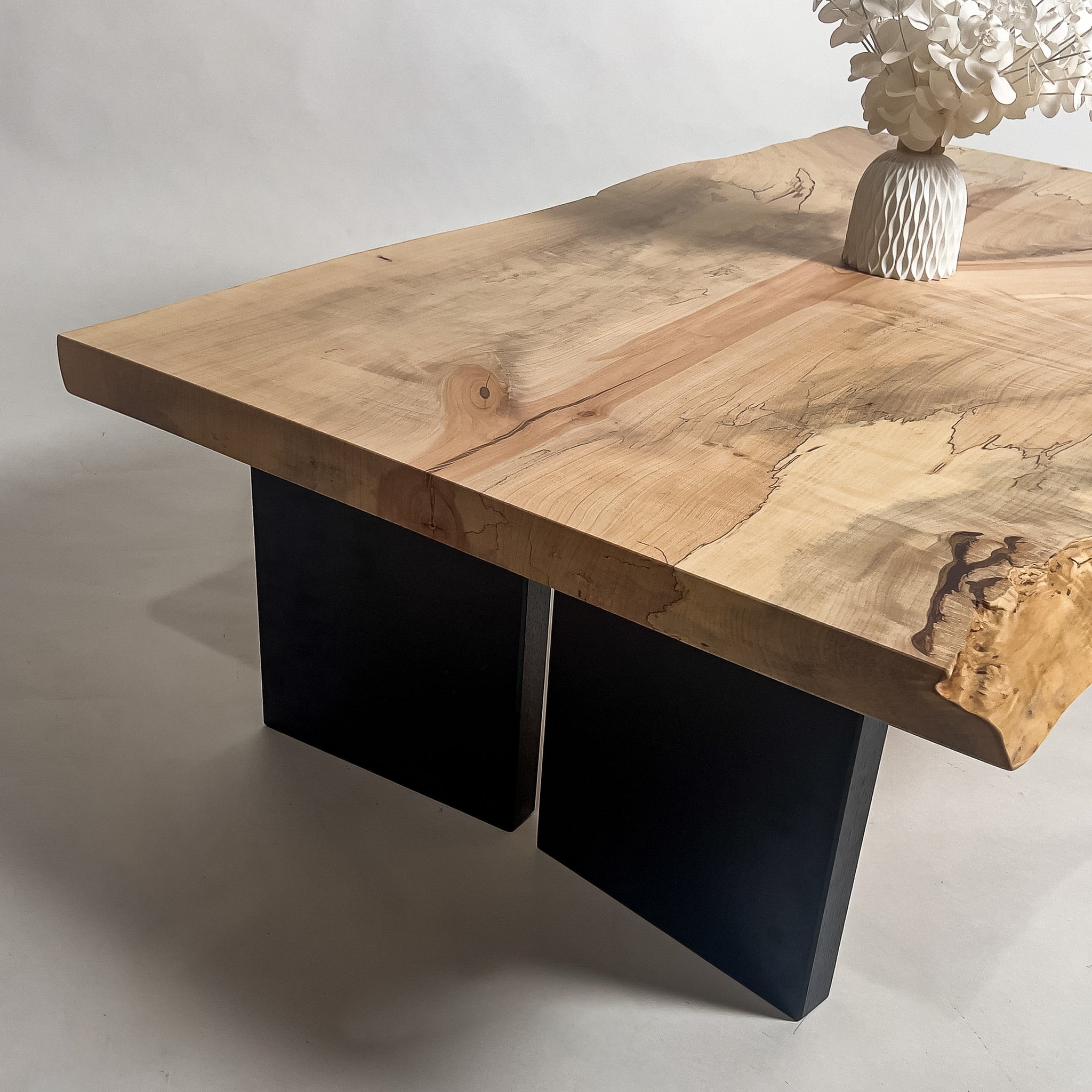 No.2195　栃（とち）/一枚板リビングテーブル