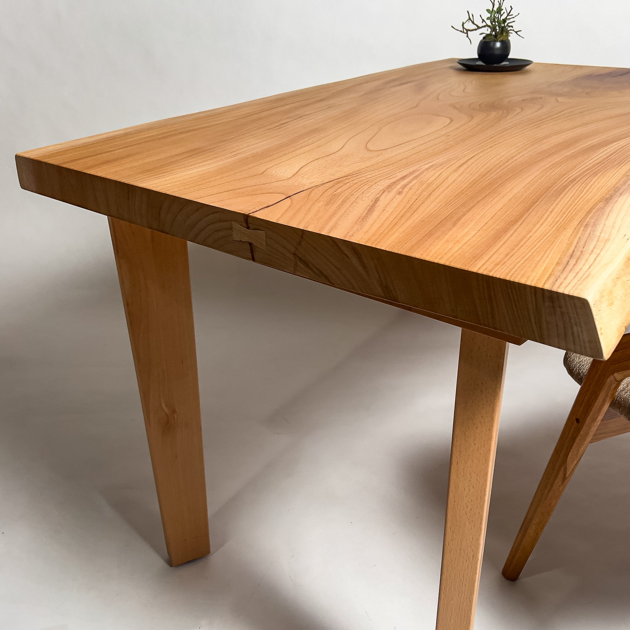 KIDO MEIMOKU 欅一枚板デスク｜130cm – 【公式】鬼童銘木（KIDOMEIMOKU