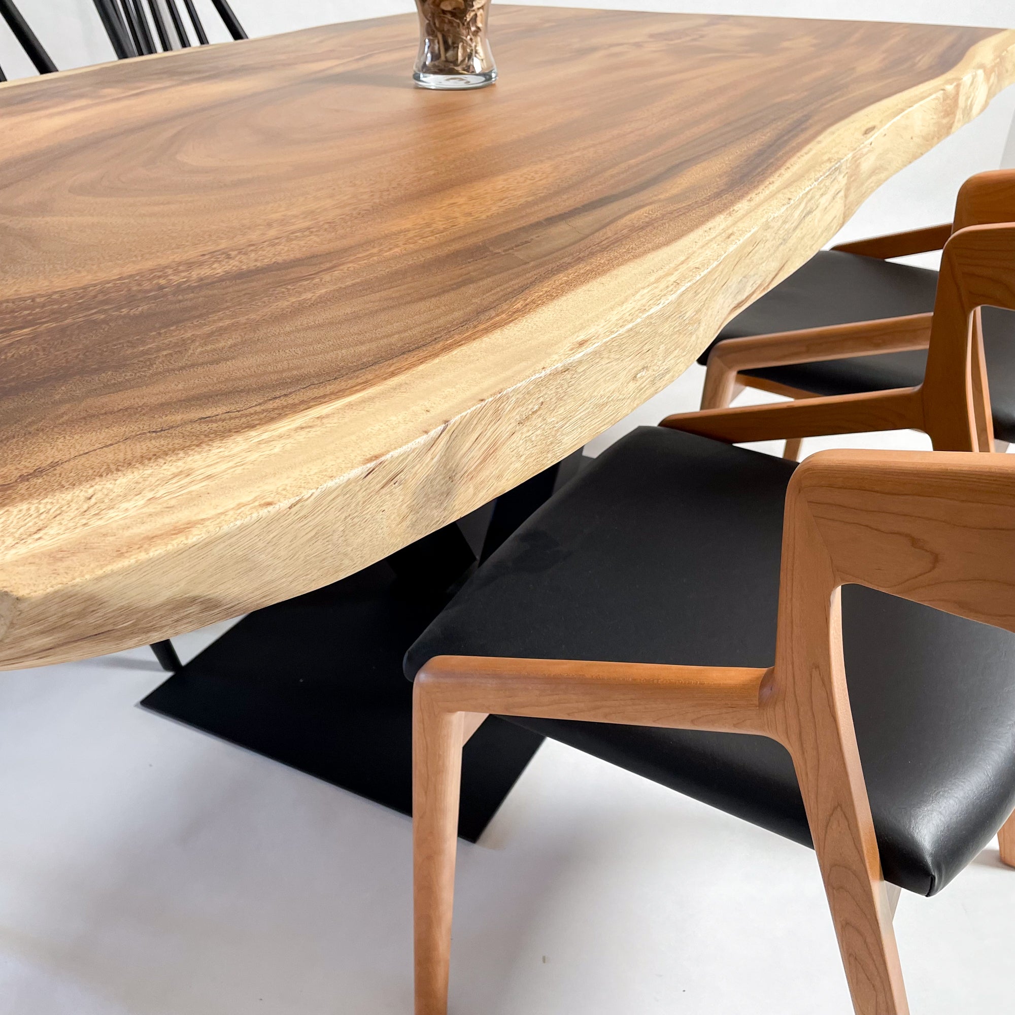 KIDOMEIMOKU モンキーポッド一枚板ダイニングテーブル｜190cm(6人掛け