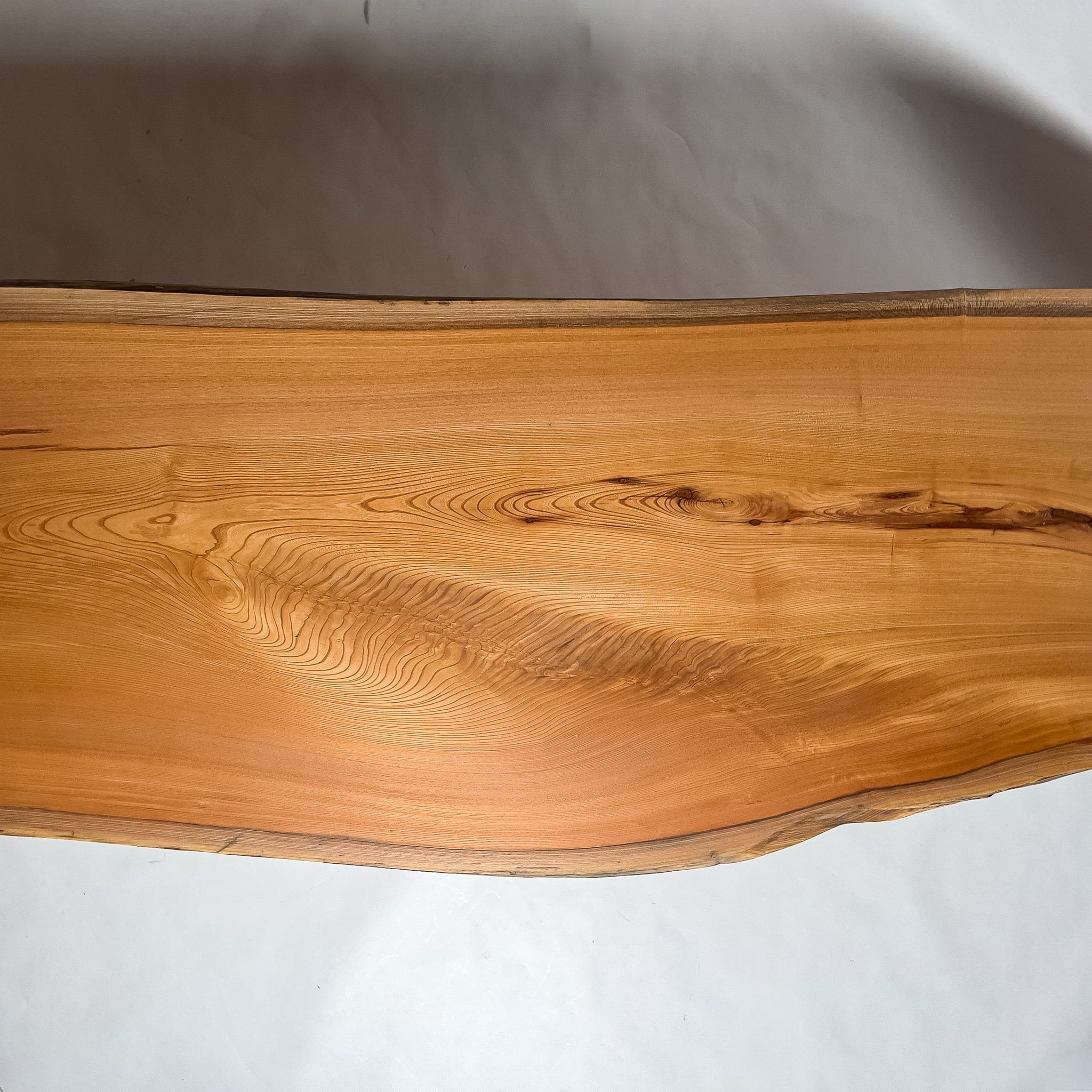 公式】KIDO MEIMOKU（鬼童銘木）｜一枚板テーブル・ソファ専門店