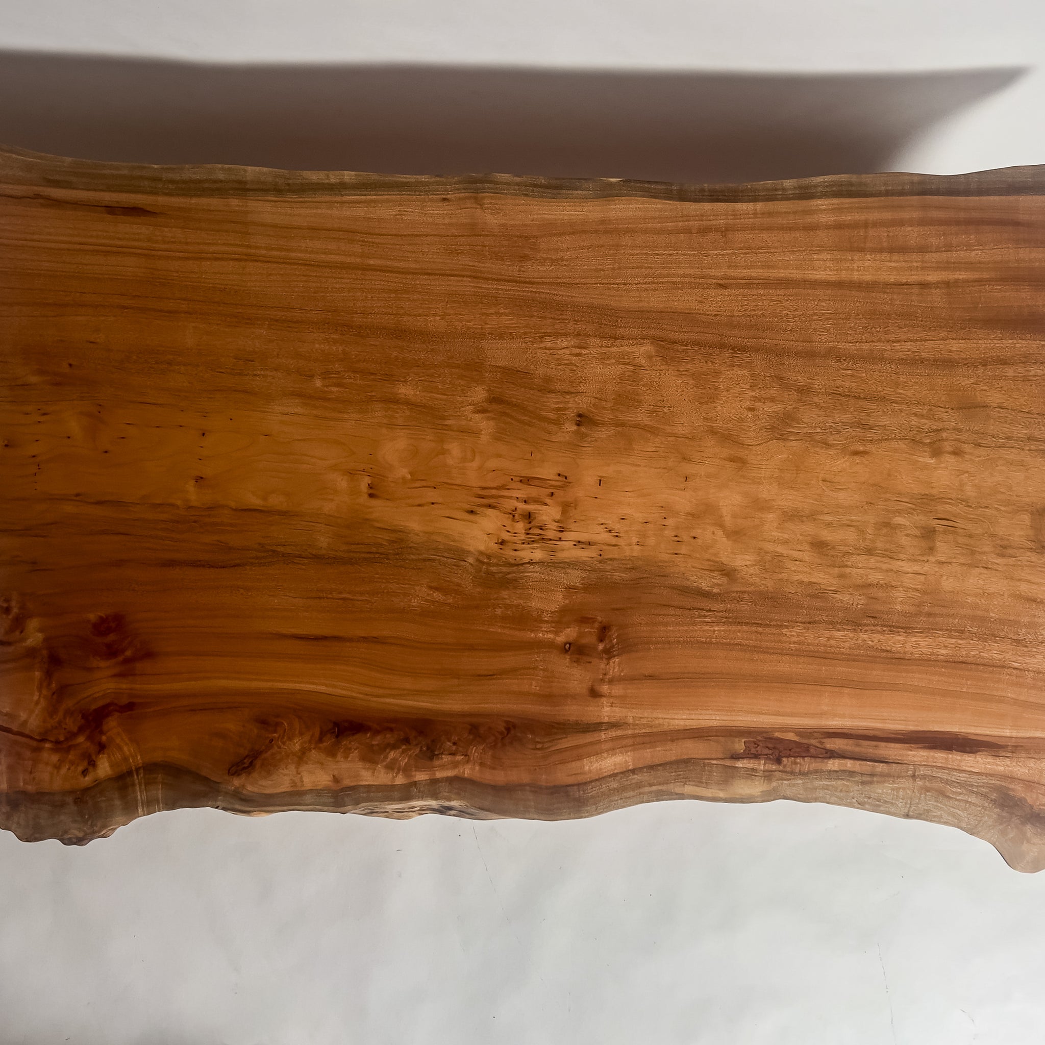 公式】KIDO MEIMOKU（鬼童銘木）｜一枚板テーブル・ソファ専門店