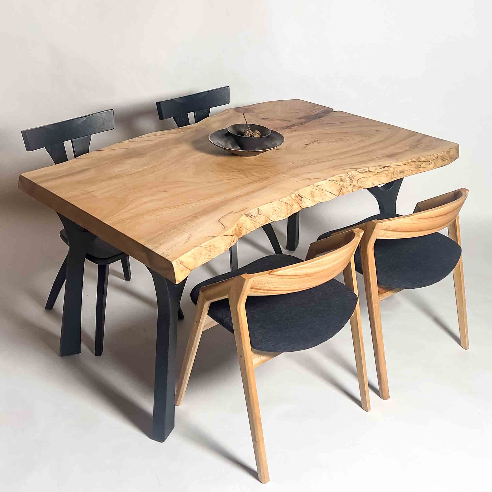 公式】KIDO MEIMOKU（鬼童銘木）｜一枚板テーブル・ソファ専門店