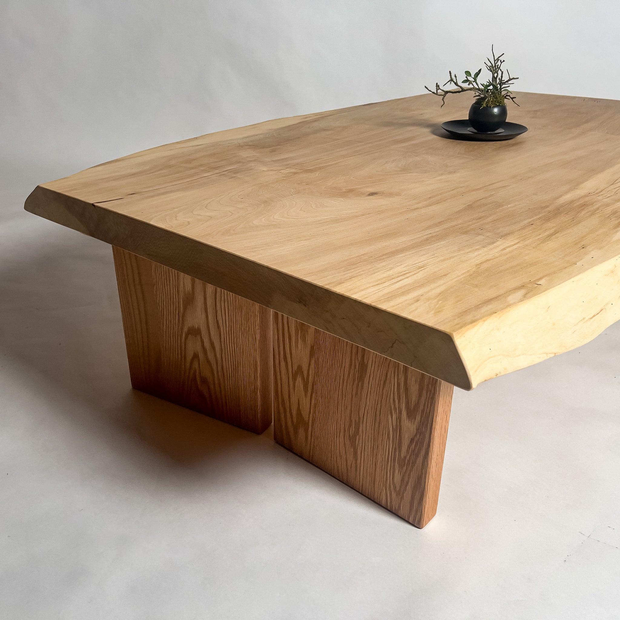 KIDOMEIMOKU 栃一枚板リビングテーブル｜150cm(4人掛け) – 【公式