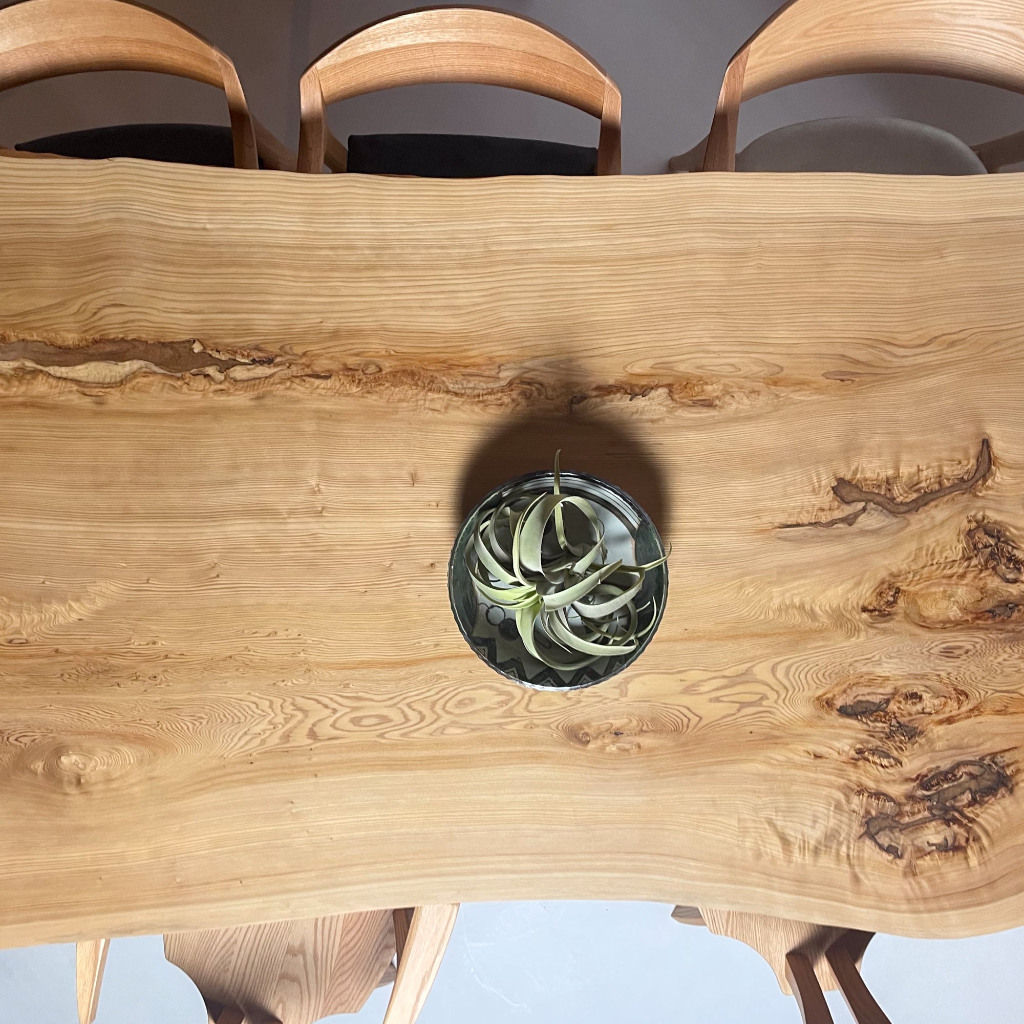 KIDOMEIMOKU 春日杉一枚板ダイニングテーブル｜200cm(6人掛け) – KIDO