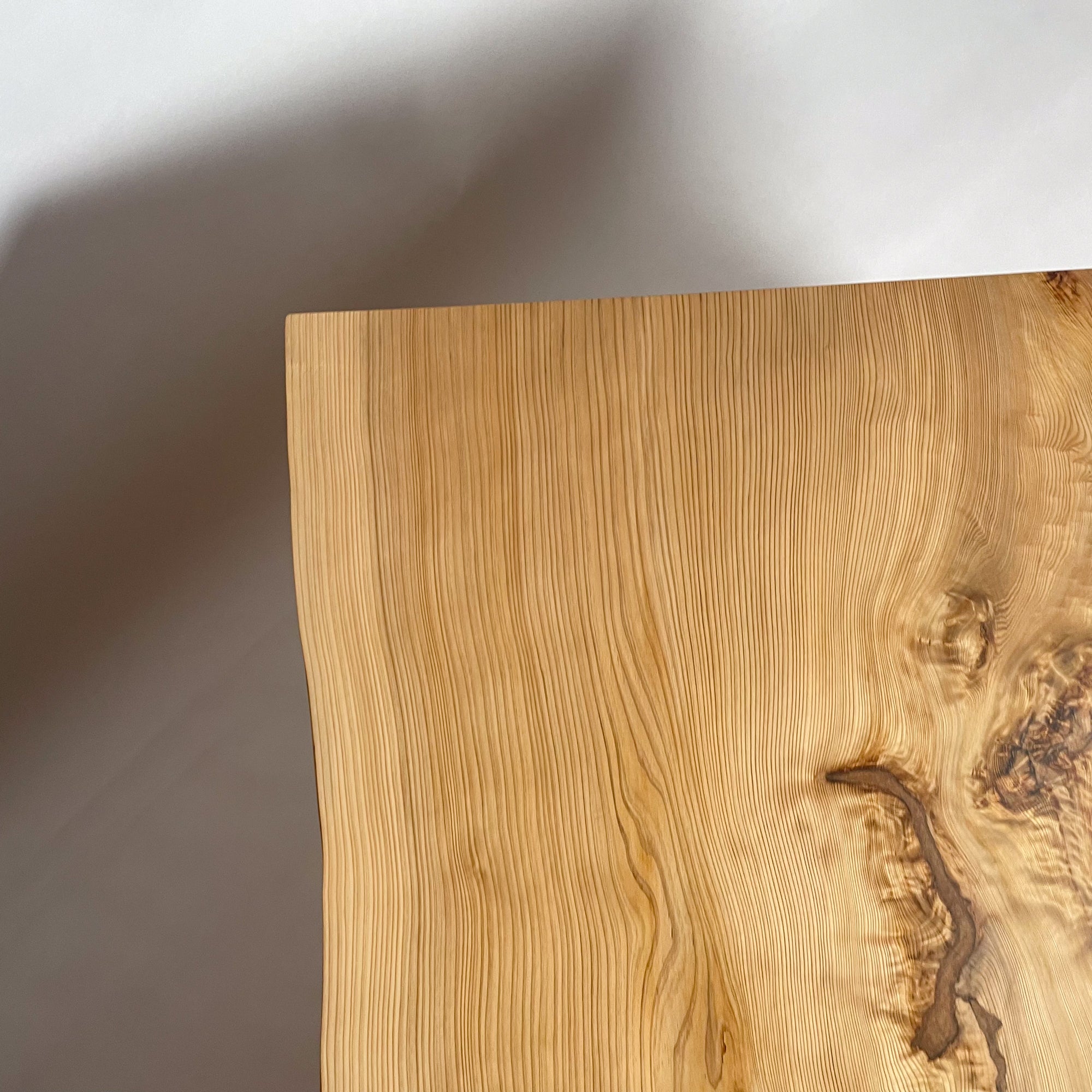 KIDOMEIMOKU 春日杉一枚板ダイニングテーブル｜200cm(6人掛け) – KIDO