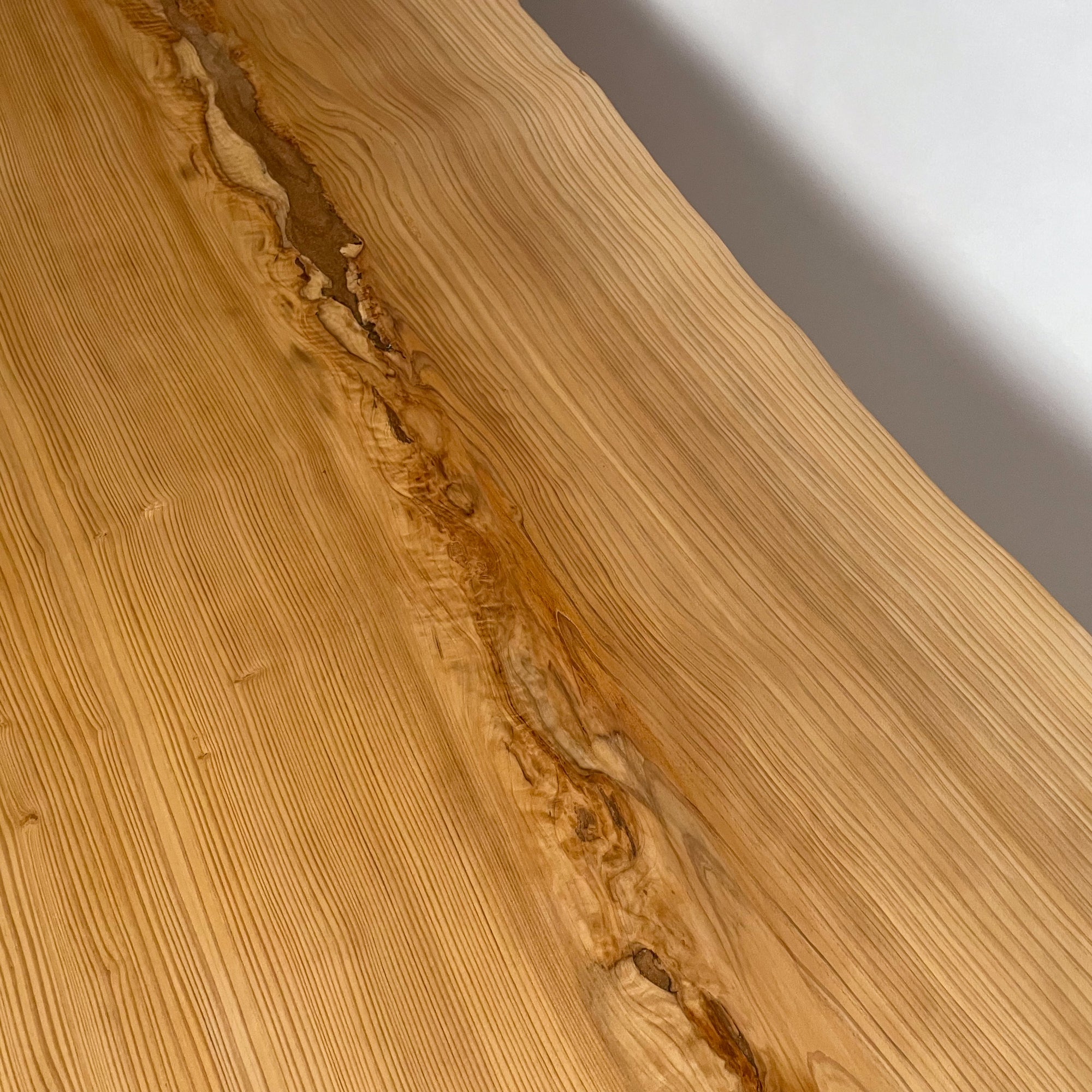 KIDOMEIMOKU 春日杉一枚板ダイニングテーブル｜200cm(6人掛け) – KIDO