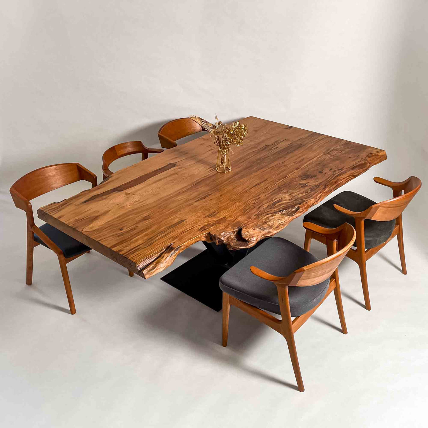 No.2426　屋久杉（やくすぎ）/一枚板ダイニングテーブル