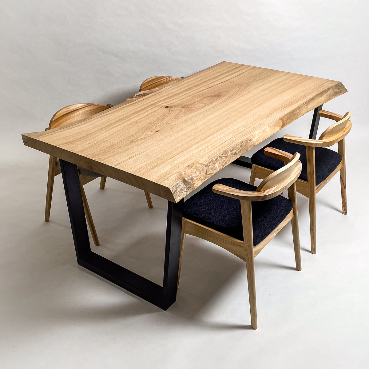 楠 一枚板ダイニングテーブル