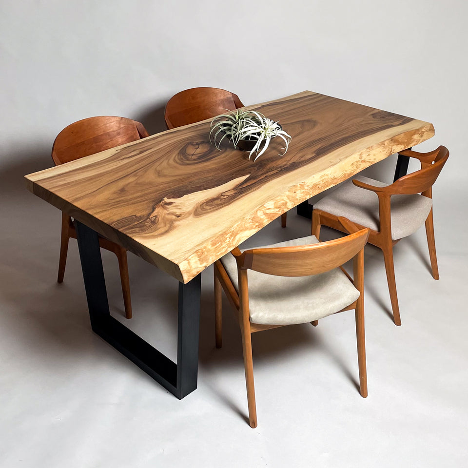 ダイニング向けモンキーポッド一枚板