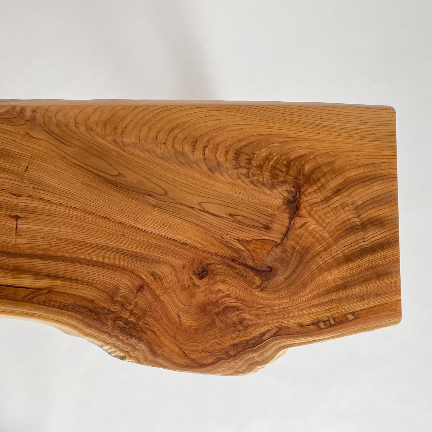 欅D1　けやき　一枚板（耳あり）原木　テーブル　カウンター KIDOMEIMOKU 欅一枚板カウンター｜178cm(2人掛け) – 【公式】鬼童銘木